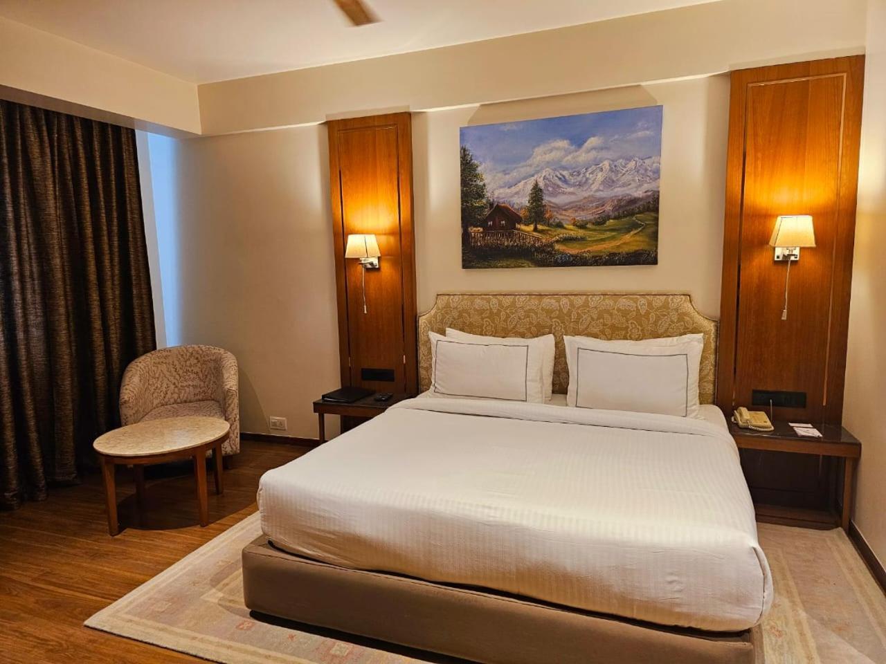Comfort Hotel Vista Lucknow Exterior photo